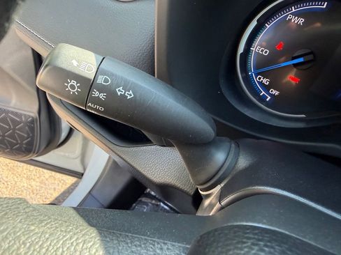 Certified 2025 Toyota RAV4 XLE AWD/4WD image 31