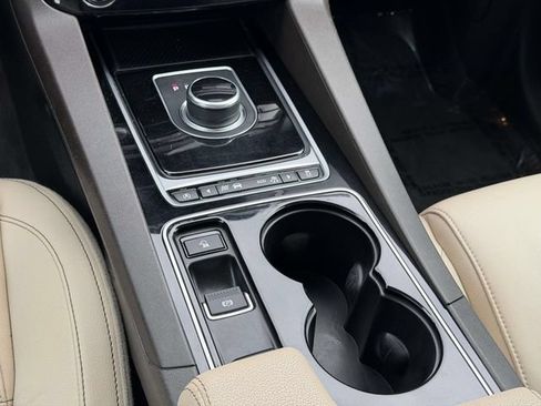Used 2017 Jaguar F-PACE Prestige AWD/4WD image 17
