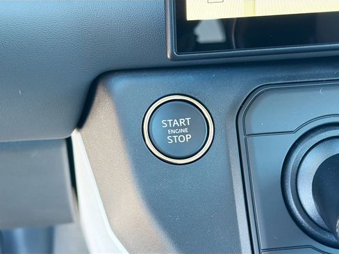 New 2026 Land Rover Defender 110 X-Dynamic SE image 36