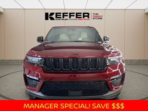 New 2025 Jeep Grand Cherokee Limited w/ Black Appearance Package image 8