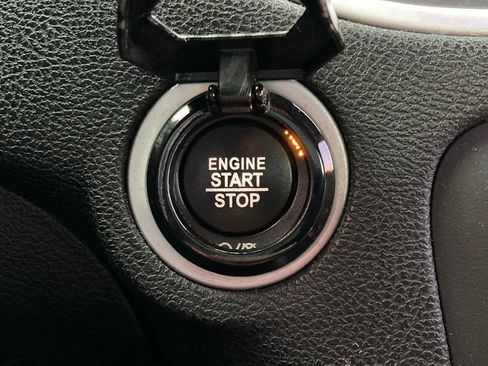 Used 2019 Dodge Charger SXT w/ Plus Group image 18