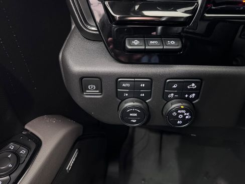 Used 2023 Chevrolet Silverado 1500 ZR2 w/ Technology Package image 24