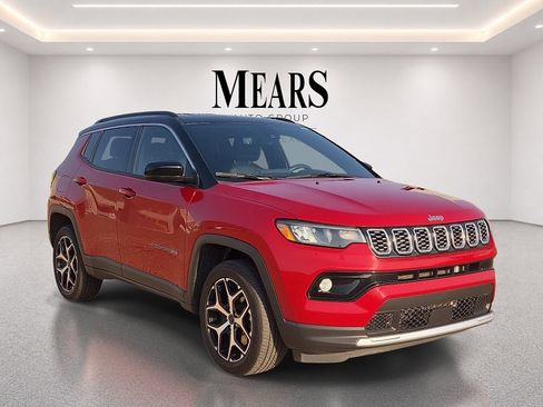 Used 2025 Jeep Compass Limited AWD/4WD image 7