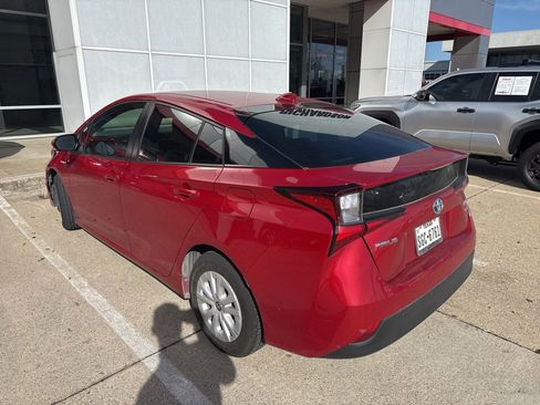 Used 2022 Toyota Prius L Eco image 5