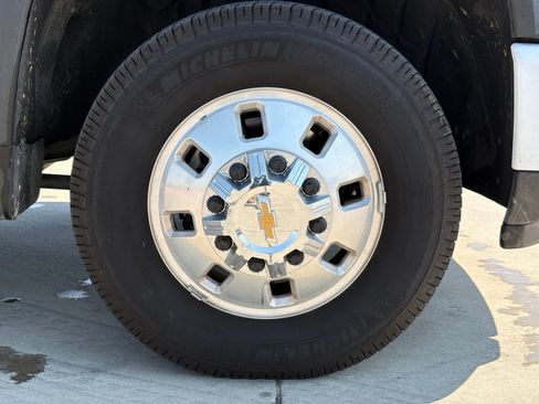 Used 2026 Chevrolet Silverado 3500 High Country w/ Technology Package AWD/4WD image 9