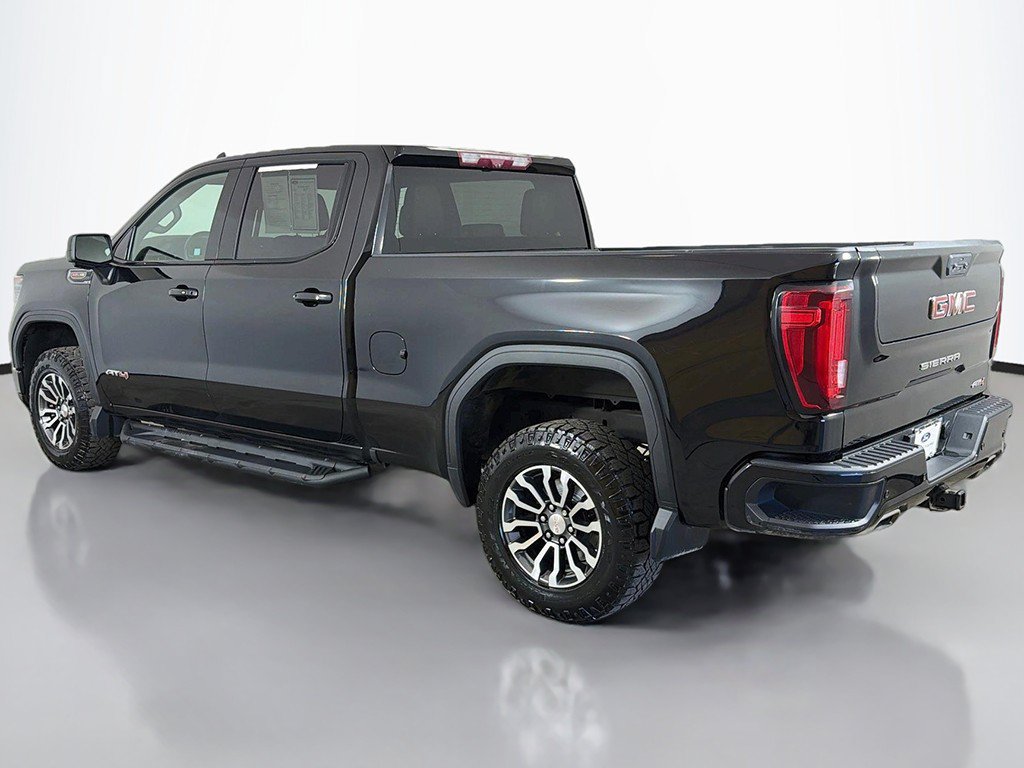 Used 2022 GMC Sierra 1500 AT4 w/ Technology Package AWD/4WD image 11
