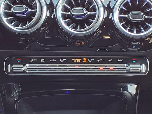 Used 2023 Mercedes-Benz CLA 250 image 25