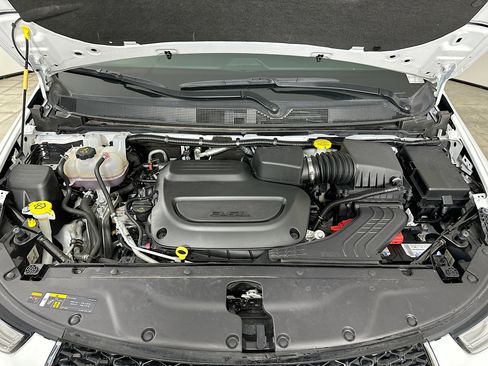 Used 2024 Chrysler Pacifica Touring-L image 34