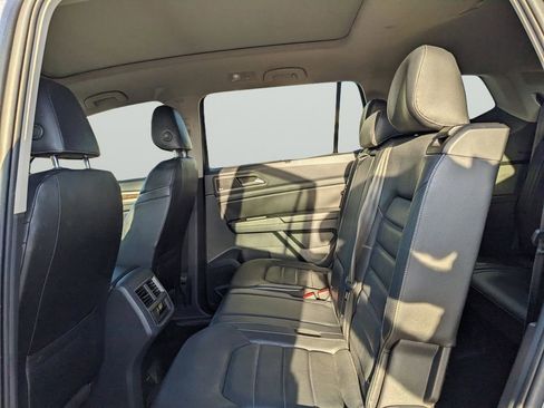 Used 2019 Volkswagen Atlas SEL Premium image 18