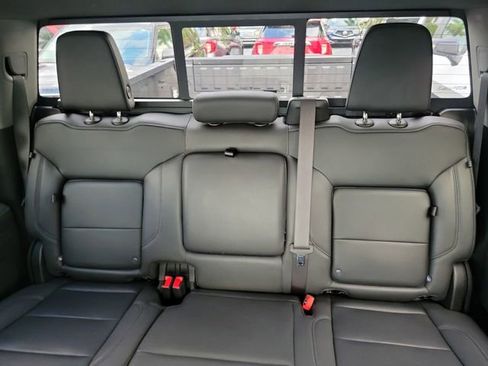 Used 2023 GMC Sierra 1500 SLT w/ SLT Premium Package RWD image 12
