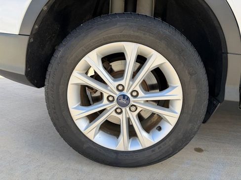 Used 2018 Ford Escape SE image 9