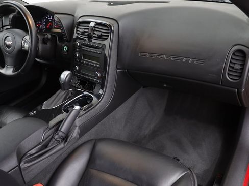 Used 2010 Chevrolet Corvette Coupe w/ Roof Package image 19