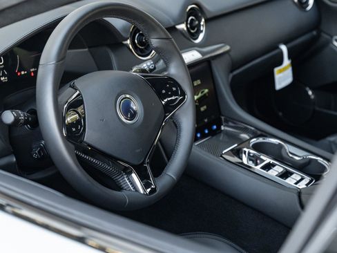 New 2025 Karma Revero Luxury image 10