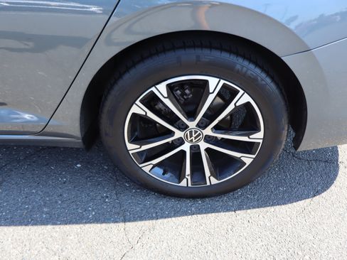Used 2025 Volkswagen Jetta Sport FWD image 39