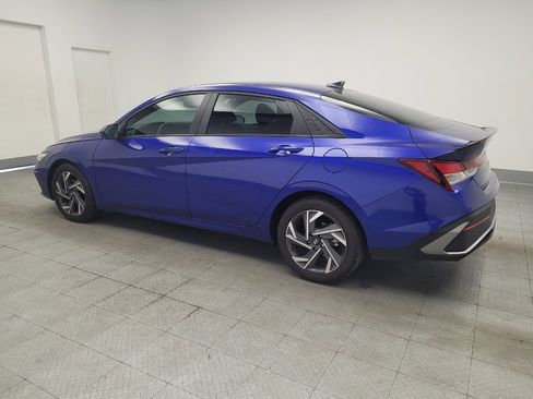 Used 2025 Hyundai Elantra Sport FWD image 2