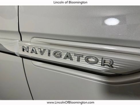 Certified 2022 Lincoln Navigator Reserve AWD/4WD image 15
