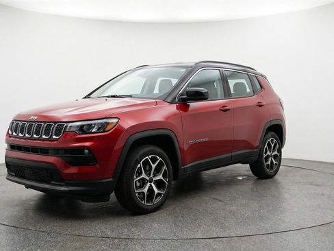 Used 2025 Jeep Compass Limited AWD/4WD image 3