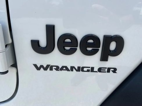 Used 2024 Jeep Wrangler Unlimited Sport AWD/4WD image 11