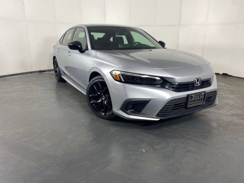 Used 2024 Honda Civic Sport image 4
