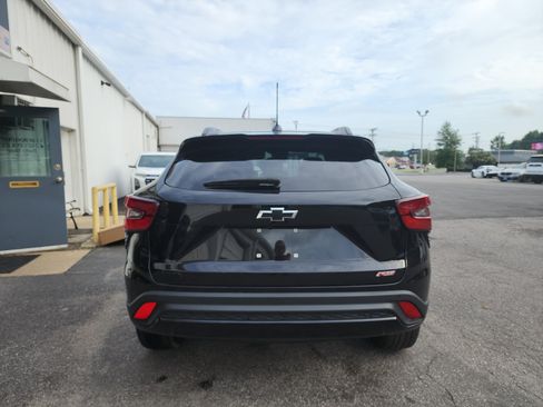 Used 2025 Chevrolet Trax RS w/ Driver Confidence Package FWD image 4