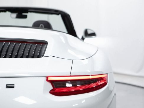 Certified 2018 Porsche 911 Carrera image 34