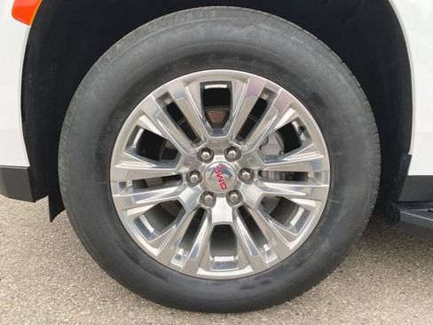 Used 2024 GMC Yukon Denali AWD/4WD image 34
