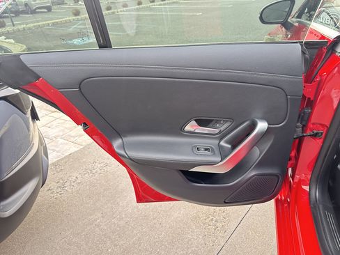 Used 2020 Mercedes-Benz CLA 250 4MATIC image 27