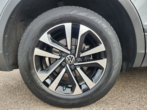 Used 2022 Volkswagen Tiguan S image 14