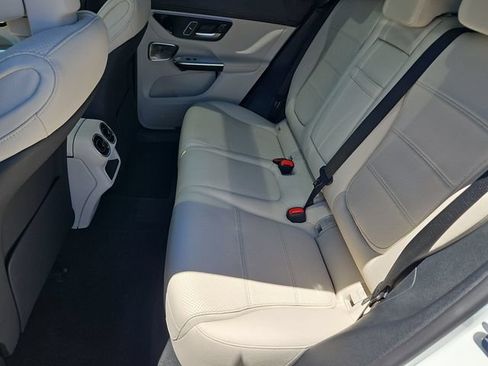 Used 2024 Mercedes-Benz GLC 300 image 14