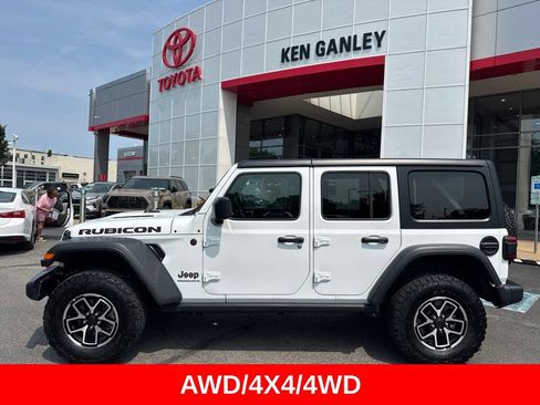 Used 2025 Jeep Wrangler Unlimited Rubicon AWD/4WD image 3