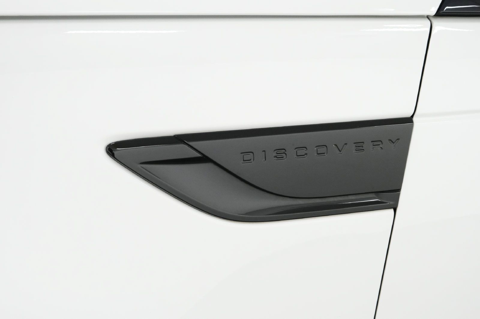 Used 2019 Land Rover Discovery HSE Luxury AWD/4WD image 3