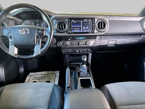 Used 2021 Toyota Tacoma TRD Off-Road w/ Technology Package AWD/4WD image 15