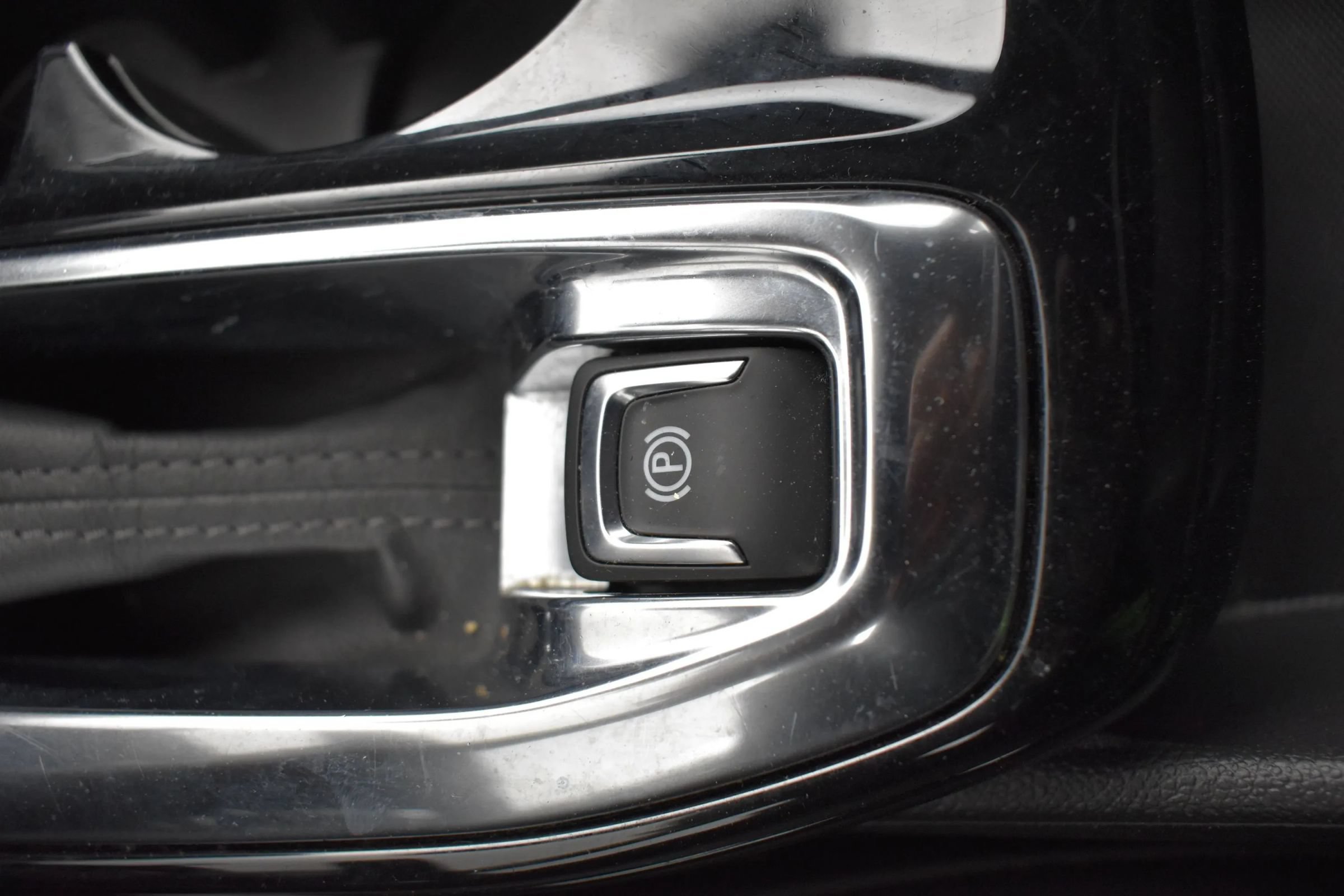 Used 2025 Chevrolet Trax LT w/ LT Convenience Package FWD image 33