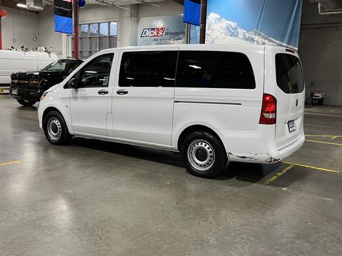 Used 2023 Mercedes-Benz Metris Passenger image 3