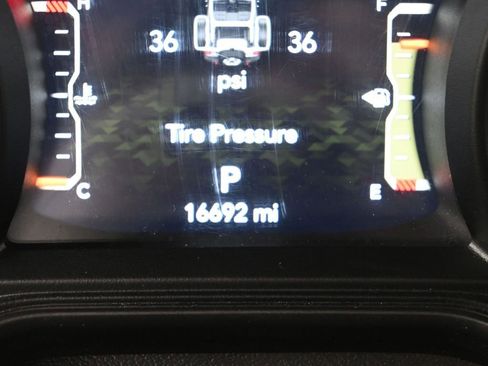 Used 2024 Jeep Wrangler Sahara image 36