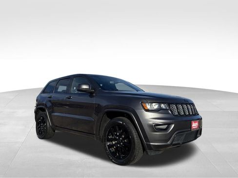 Used 2020 Jeep Grand Cherokee Altitude image 8