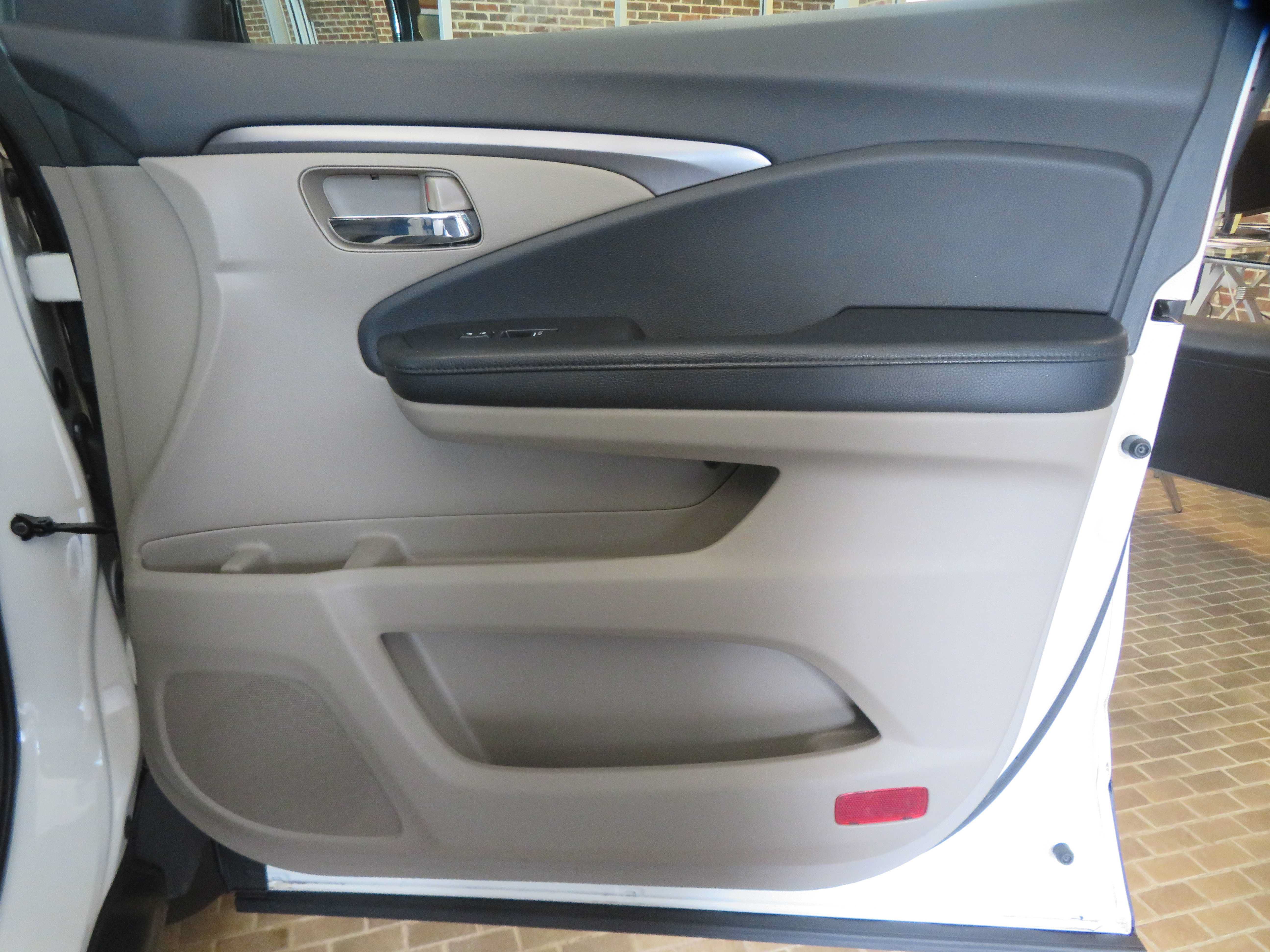 Used 2017 Honda Pilot EX-L image 25
