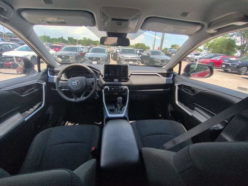 Used 2025 Toyota RAV4 LE AWD/4WD image 25