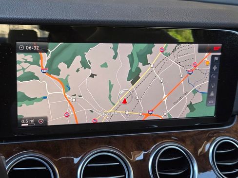 Used 2017 Mercedes-Benz E 300 image 17