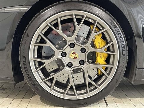 Used 2023 Porsche 911 Carrera image 13