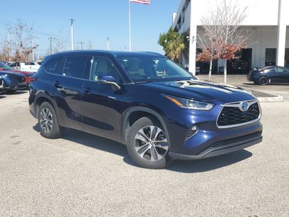 Used 2021 Toyota Highlander XLE