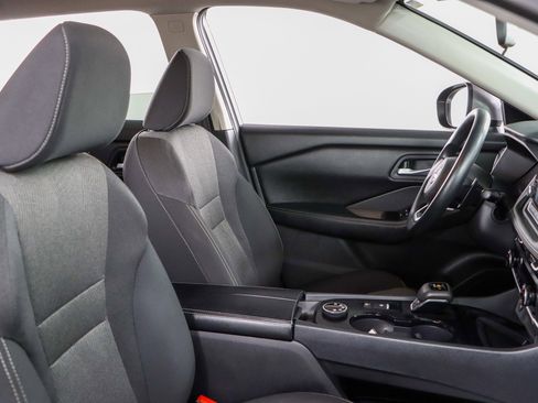 Used 2024 Nissan Rogue SV image 26