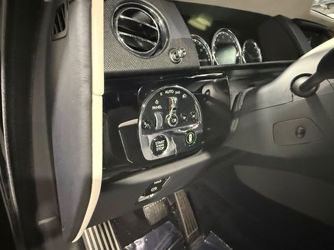 Used 2023 Rolls-Royce Cullinan image 34