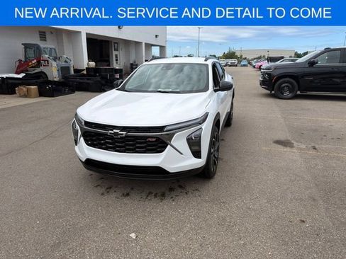 Certified 2025 Chevrolet Trax RS w/ Driver Confidence Package FWD image 1