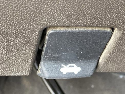 Used 2024 GMC Sierra 1500 SLE w/ Preferred Package image 41