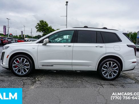 Used 2023 Cadillac XT6 Sport w/ Technology Package AWD/4WD image 9
