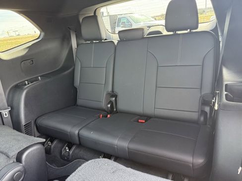 Used 2024 GMC Acadia Elevation image 9