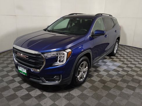 Used 2022 GMC Terrain SLE w/ Driver Convenience Package AWD/4WD image 2