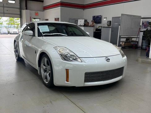 Used 2006 Nissan 350Z Enthusiast w/ (N93) Cargo Convenience Pkg RWD image 1