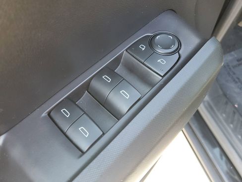 Used 2023 Chevrolet Colorado W/T image 19